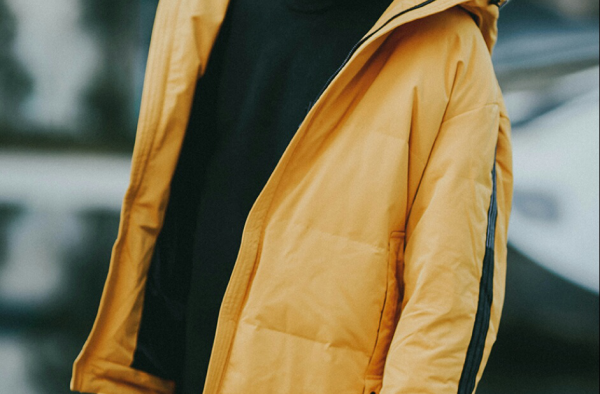 拥有时尚亮点的短款羽绒服 绝对带给你不一样的美