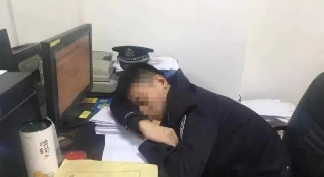 为抓毒贩错过结婚登记 后又错过烛光晚餐 爱妻子更重责任