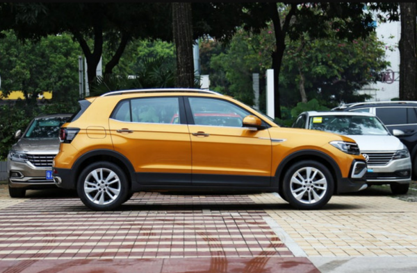 用五彩缤纷来形容在合适不过 大众T-CROSS内饰官图曝光