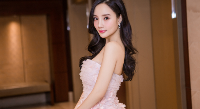 李小璐怒斥网友造谣 是忘记切换小号了