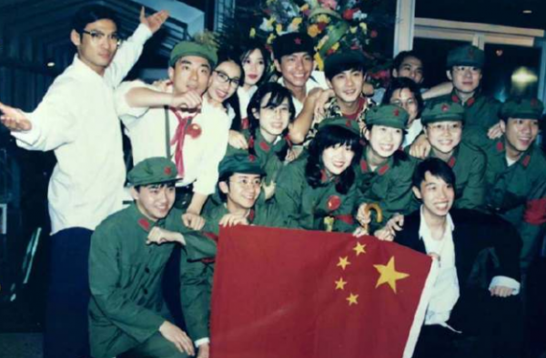 黎姿晒20年前旧照 全班最丑郭富城？都是张卫健级别？