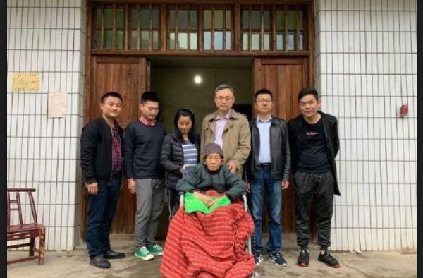 湖南慰安妇受害者 企图扮丑躲避 却终究逃不过