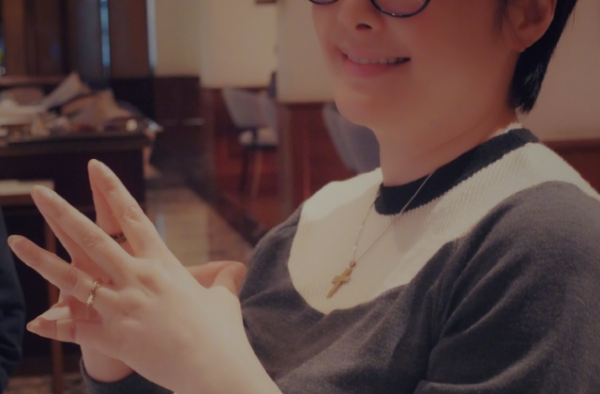 袁立疑似怀孕 取名“梁摩西”？夫妻合照尽显女人本色