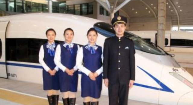 乘务高铁吸电子烟 下岗三个月 以身作则是必备技能