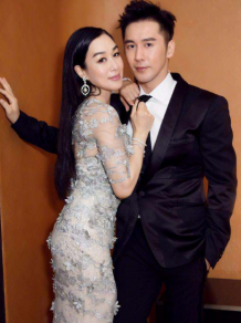 钟丽缇妈妈和张伦硕妈妈 语言不通靠比划 张伦硕妈宝？