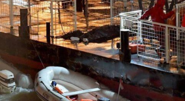 匈牙利游船相撞 一艘直接沉没 至少有7人死亡