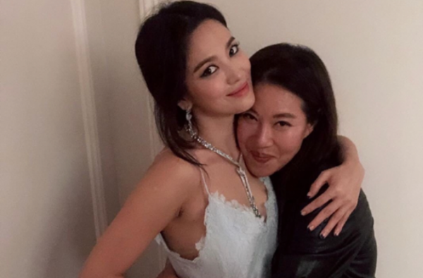宋慧乔离婚后变化太大！一改优雅知性造型烟熏妆亮相！