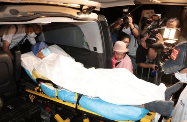 任达华被转送至香港医院 妻子琦琦经纪人霍汶希现身
