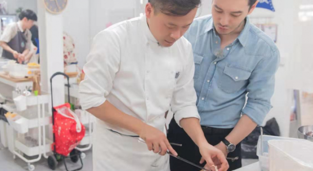 黄晓明在线送冰箱调侃自己 霸道总裁人设真的讨厌？