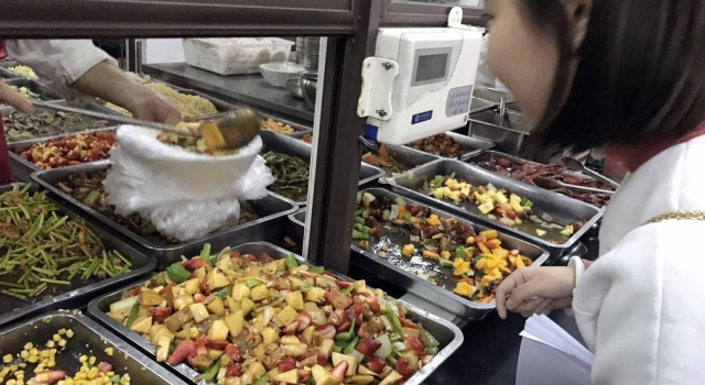 高校食堂推糖尿病人专用餐 针对性就餐健康又减肥 走心