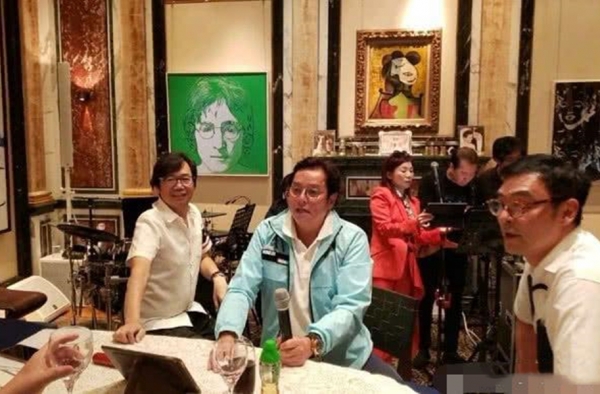 谭咏麟回应被赶 回应餐厅被赶事件 表现非常大气