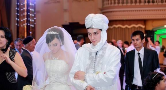 乌兹别克斯坦立法禁办豪华婚礼 为面子工程斥巨资！
