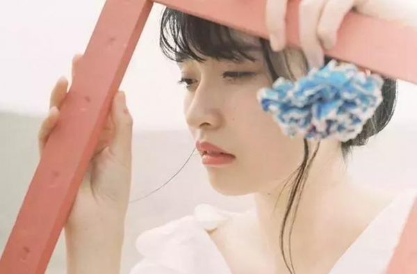 如何拍侧脸照才好看 这份攻略请收下 再也不被女友嫌弃