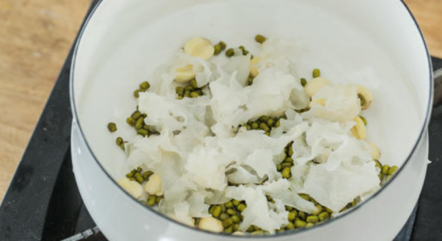 银耳绿豆汤的做法 这样做怎么都吃不够