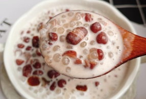 炎炎夏日红豆牛奶西米露 让你的炎热之感一扫而光