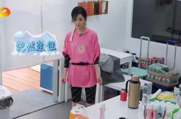 赵丽颖以身试法坏桃不能吃，只坏了一点点的水果就只能扔掉吗？
