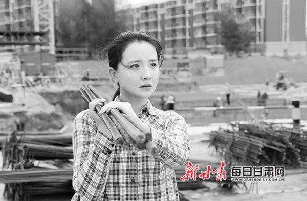 兰州姑娘孙茜挑大梁 扶贫大剧《枫叶红了》热播