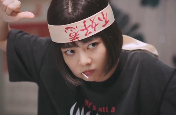 任嘉伦问谭松韵：拍戏时宋威龙请你吃过饭吗？谭松韵的回复很搞笑