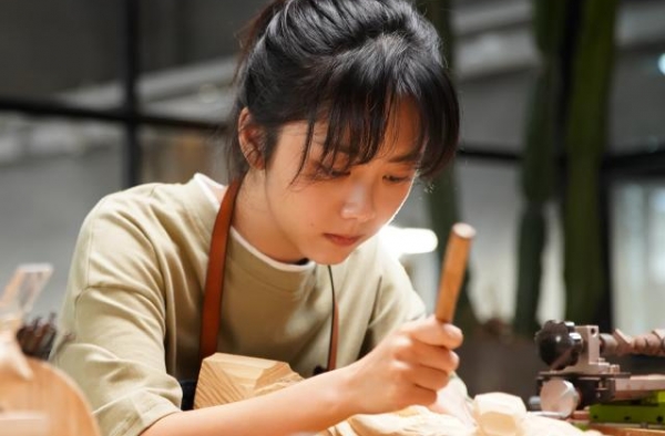谭松韵又一青春剧来袭，新剧搭档两大男主，最后还嫁给男二