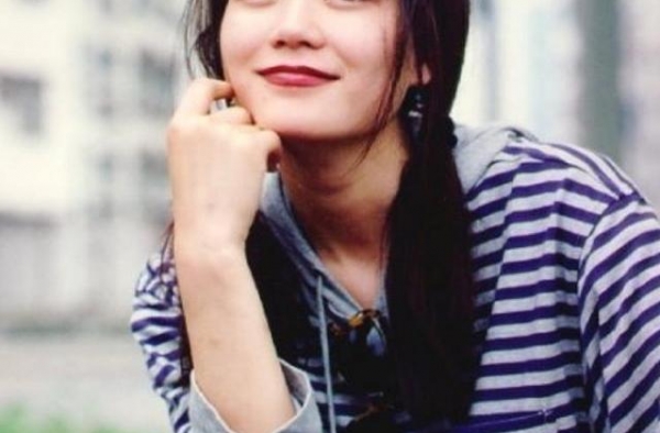李亚鹏年轻时有多帅？当年能让王菲下嫁，如今离婚了却还是好朋友