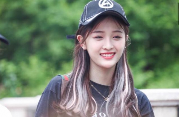 杨颖168，吴宣仪166，当两人同框后，这腿长差是认真的吗？