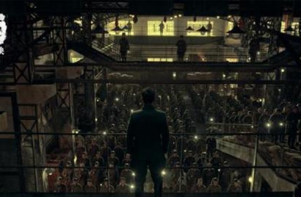 想放映，先交钱！《八佰》发行模式能救华谊吗？