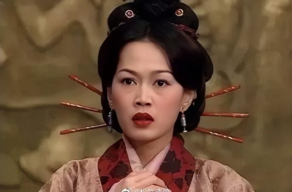 还记得《寻秦记》里的朱姬吗？她现在长这样
