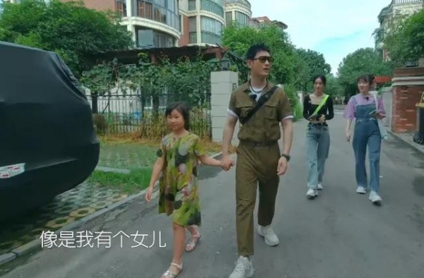 离婚传闻再添新锤？赵丽颖催生二胎，黄晓明笑而不语