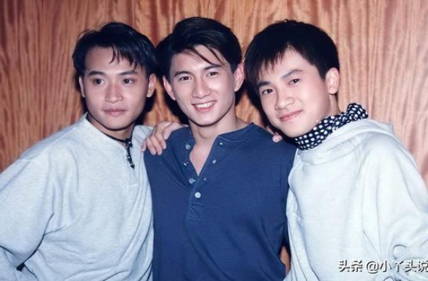 49岁小虎队陈志朋街边卖烧烤，被误认为苏有朋后让粉丝道歉？