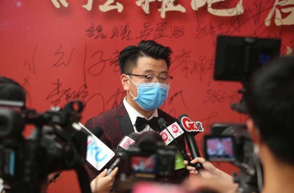 《摆摊吧 后浪》《涂白》在深圳宝安区松岗琥珀主题酒店正式开机