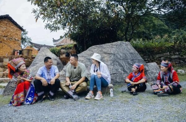 《青春在大地》首播收视夺冠，主流媒体专家点赞斩获各路好评