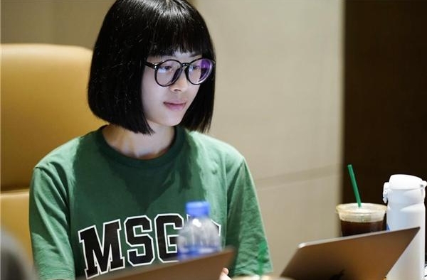《以家人之名》制片人龙亚：不管生活怎么难，我们只能尽力爱自己