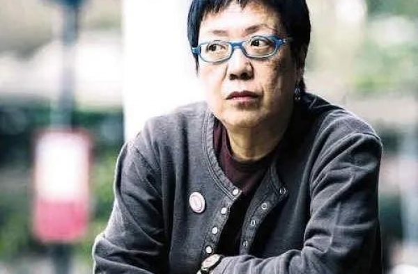 她又得全球大奖！一生未婚，73岁还在租房，中国电影第一才女