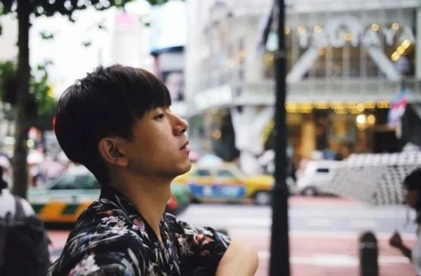 @网友，如何才能偶遇李现？