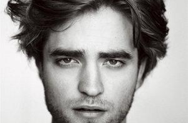 暮光男主罗伯特帕丁森确诊新冠