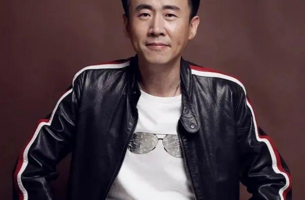 姜峰妈妈含泪披露：儿子为拯救身患7种癌症的她，把病房当成了家