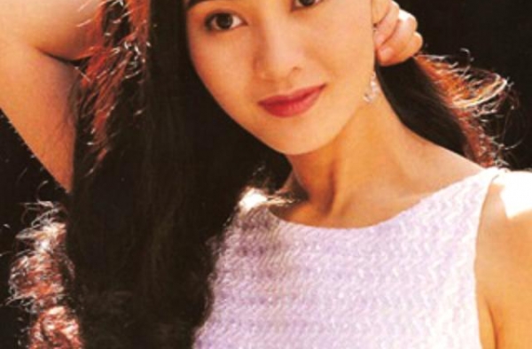 刘銮雄身边女性，与甄嬛传人物一一对应，李嘉欣像华妃，甄嬛是谁