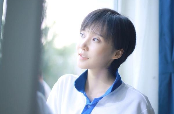 还记得《你好旧时光》里的米乔吗？她现在长这样