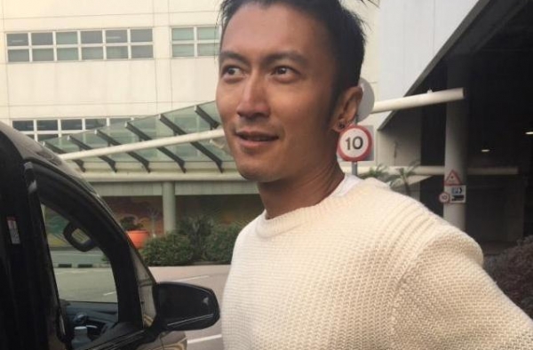 谢霆锋传和王菲分手，她成绯闻对象，谢霆锋公开场合承认了