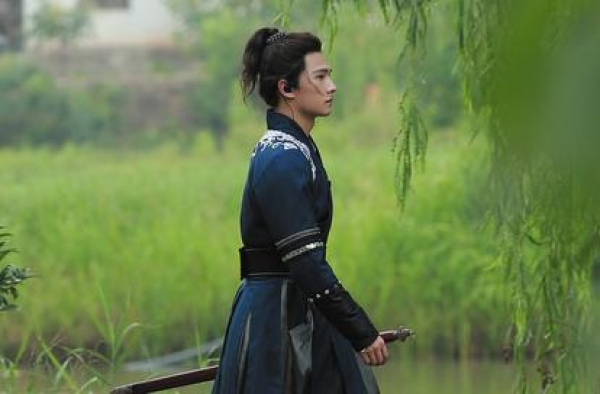 《元气满满的哥哥》杨洋再穿古装 梦回“一笑奈何”