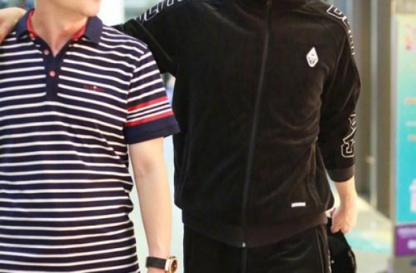 黄子韬爸爸病逝享年52岁 龙韬娱乐发讣告悼念