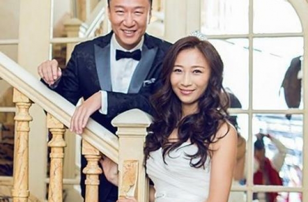当初的姐弟恋，现在的“母子脸”，丁嘉丽怎么从来不诉苦喊冤