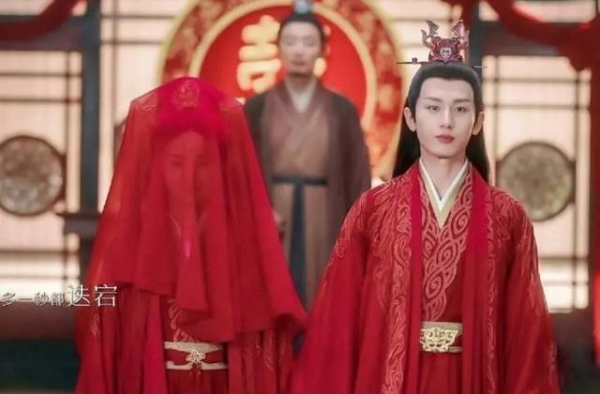 《琉璃》女主遭围攻！导演暗讽她演技不好，成毅刘学义都被她坑了