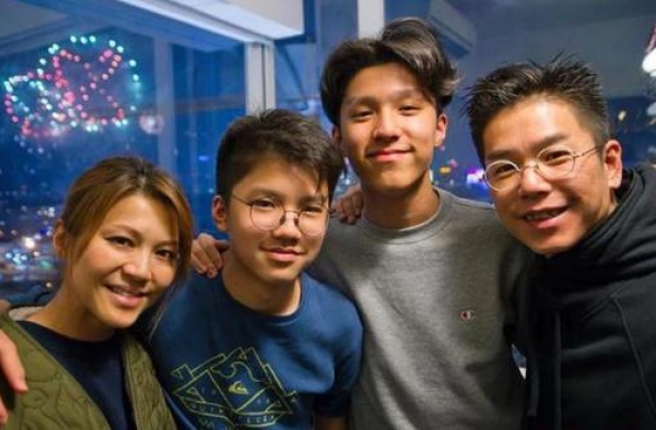 老婆被指出轨激怒全家！50岁林晓峰经历男人最痛，仍为妻送祝福