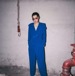 吴亦凡穿蓝色调是真好看，穿出女生都羡慕的既视感
