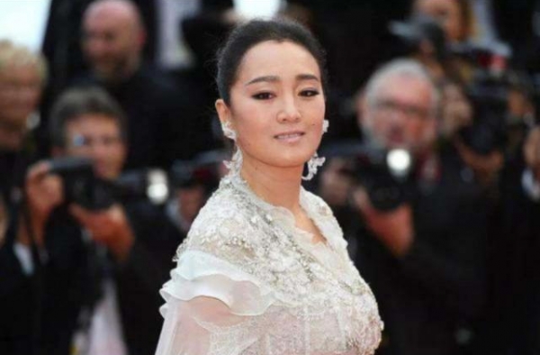 《花木兰》打破巩俐的“神话”，也证明了章子怡当初的“精明”