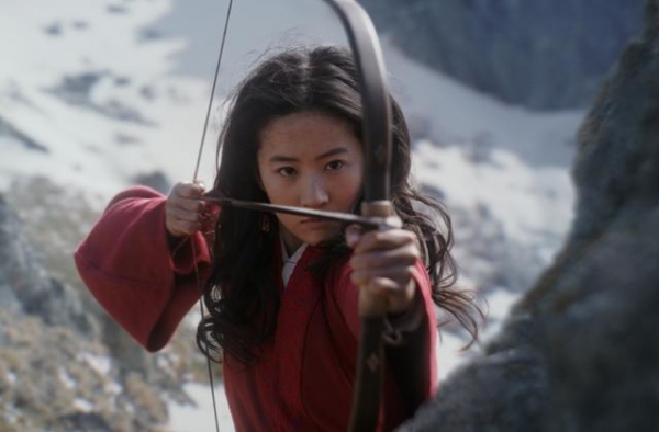 刘亦菲武替晒《花木兰》剧照，颜值高身材好，大有艳压正主之势