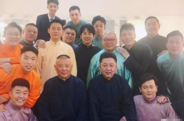 颜值出众！德云社捧出“新流量”，身穿古装录制团综引围观