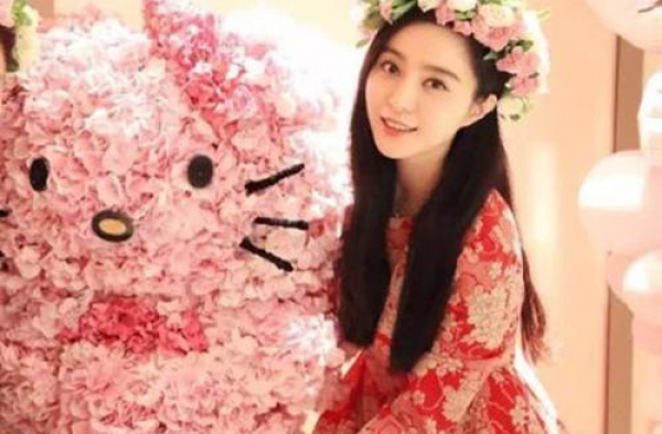 范冰冰生日惨吗？好友祝福寥寥无几，但导演和制片人不离不弃