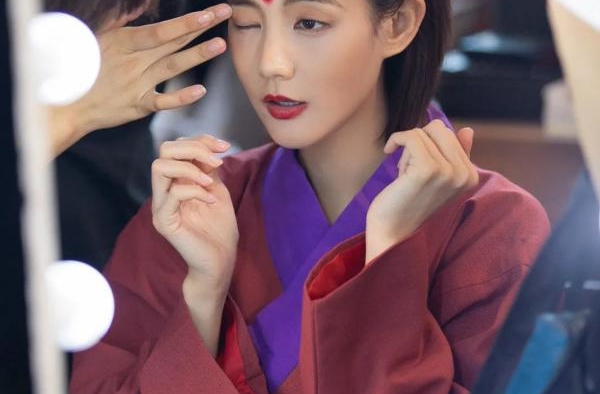 熟人相见分外眼红《元气满满的哥哥》帮藏嘉宾李一桐紧追杨洋